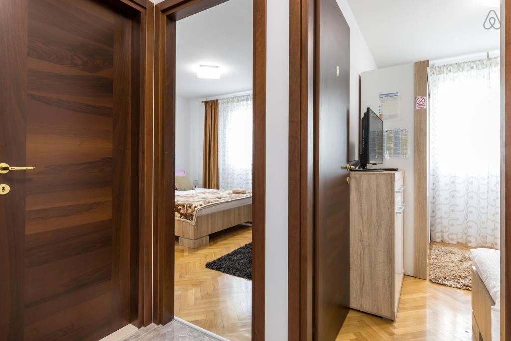Deluxe Apartment Manuela With Balcony Top Center Split Eksteriør billede